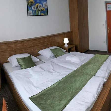 Restavracija In Prenocisca Carda 호텔 Martjanci 외부 사진